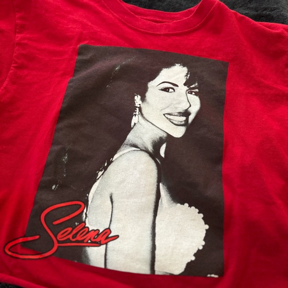 Selena Red Women’s Crop Top Medium - Picture 2 of 4